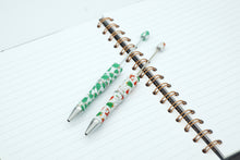 Load image into Gallery viewer, Christmas Print Beadable Pen (Plastic)